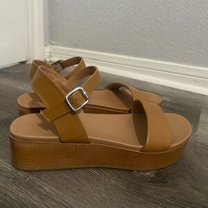 Women's Tan Platform Sandals